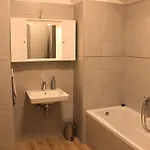 Apartmán Quiet Flat Near Downtown, With Free Parking In Deep Garage Budapešť