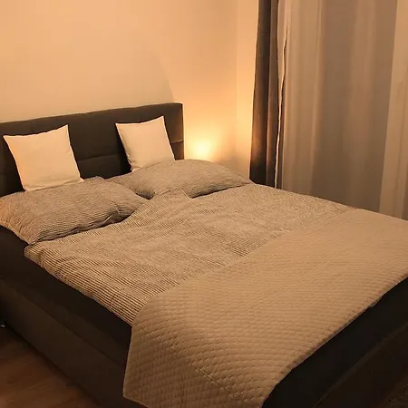 Daire Quiet Flat Near Downtown, With Free Garage