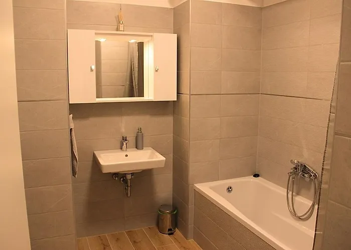 Apartment Quiet Flat Near Downtown, With Free Parking In Deep Garage Budapest
