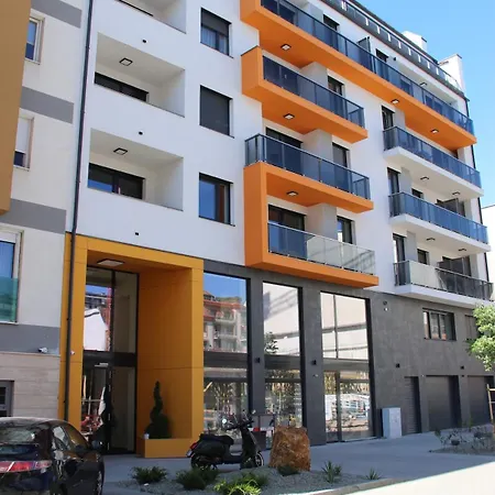 Quiet Flat Near Downtown, With Free Parking In Deep Garage Apartman *